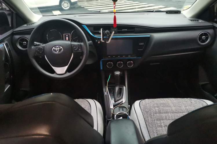 Used Toyota Levin 2018 185T CVT Luxury Edition China V Standard Center Console
