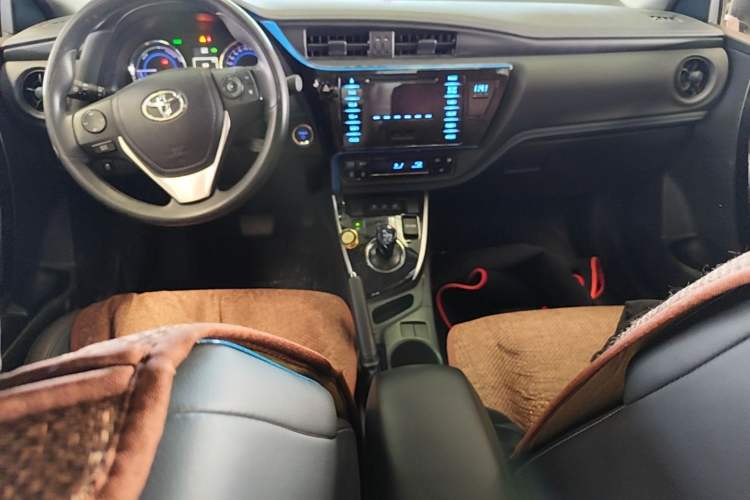 Used Toyota Levin 2018 Dual-Engine 1.8H GS-V E-CVT Prestige Version China VI Standard Center Console