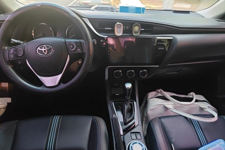 Used Toyota Levin 2018 185T CVT Luxury Edition China V Standard Center Console