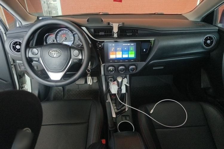 Used Toyota Levin 2018 185T CVT Luxury Edition Center Console