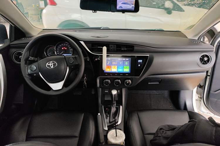 Used Toyota Levin 2018 185T CVT Luxury Edition Center Console