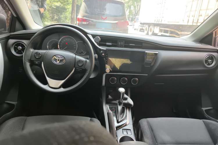 Used Toyota Levin 2018 185T CVT Luxury Edition Center Console