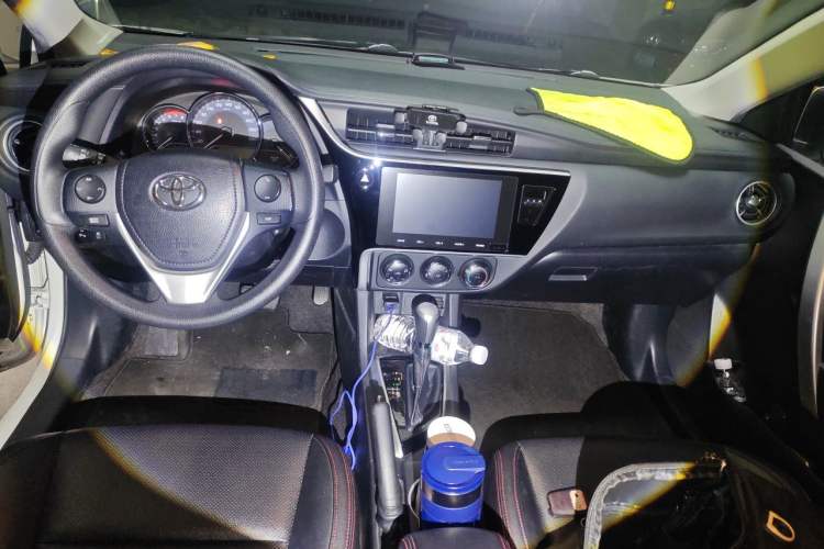 Used Toyota Levin 2018 185T CVT Luxury Edition Center Console