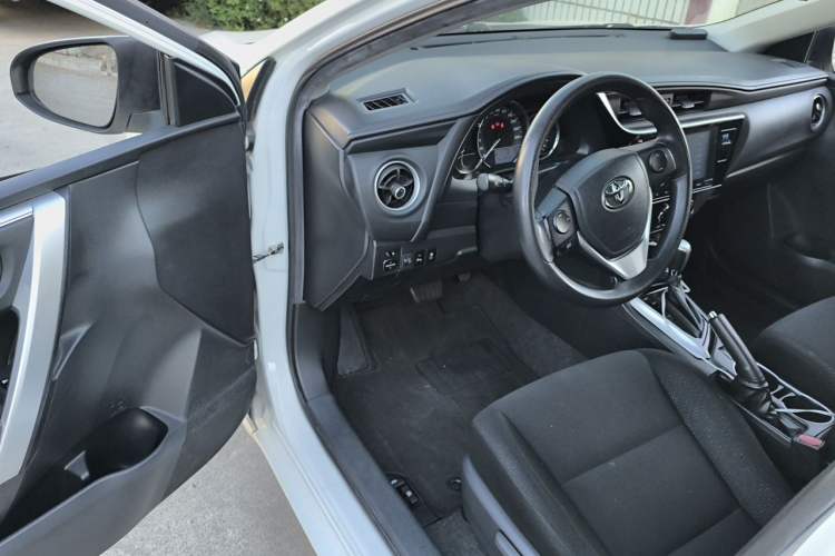 Used Toyota Levin 2018 185T CVT Luxury Edition Driver Seat