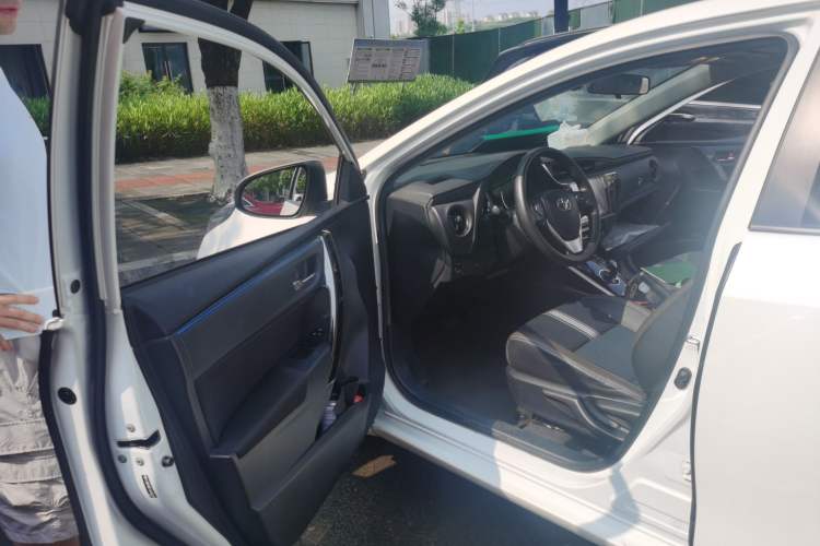 Used Toyota Levin 2018 Dual-Engine 1.8H GS-V E-CVT Prestige Version China V Standard Driver Seat