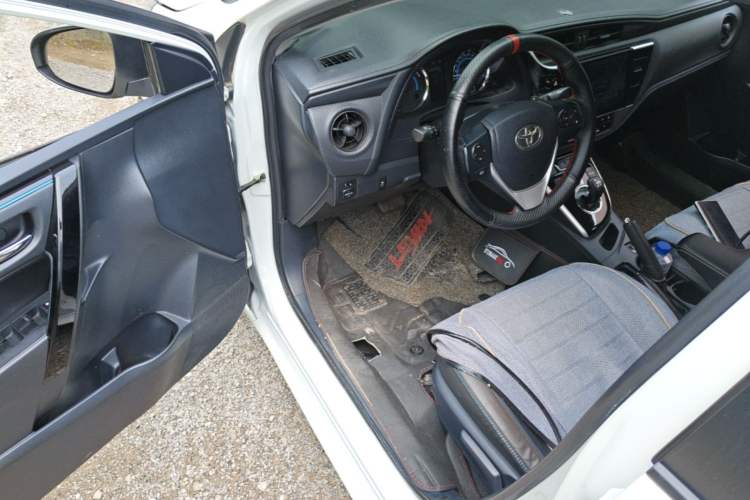 Used Toyota Levin 2018 Dual-Engine 1.8H GS-V E-CVT Prestige Version China V Standard Driver Seat
