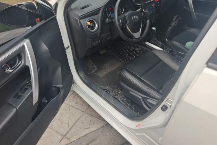 Used Toyota Levin 2018 185T CVT Luxury Edition Driver Seat