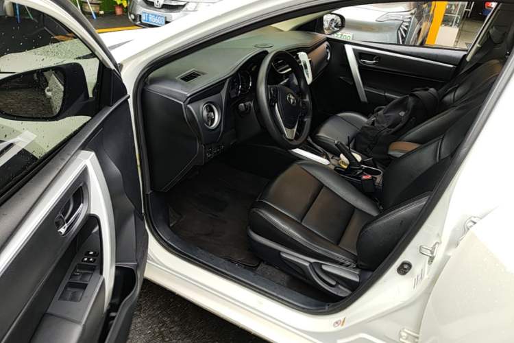Used Toyota Levin 2018 185T CVT Luxury Edition Driver Seat