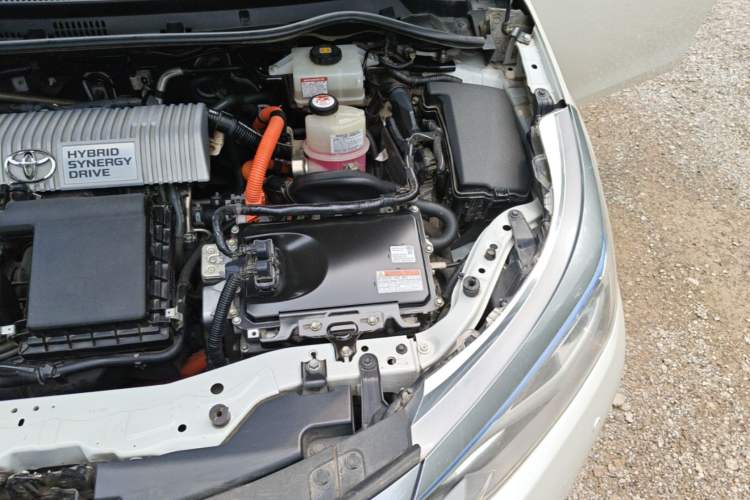 Used Toyota Levin 2018 Dual-Engine 1.8H GS-V E-CVT Prestige Version China V Standard Engine Bay Left