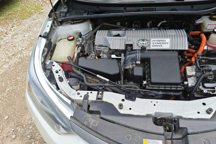 Used Toyota Levin 2018 Dual-Engine 1.8H GS-V E-CVT Prestige Version China V Standard Engine Bay Right