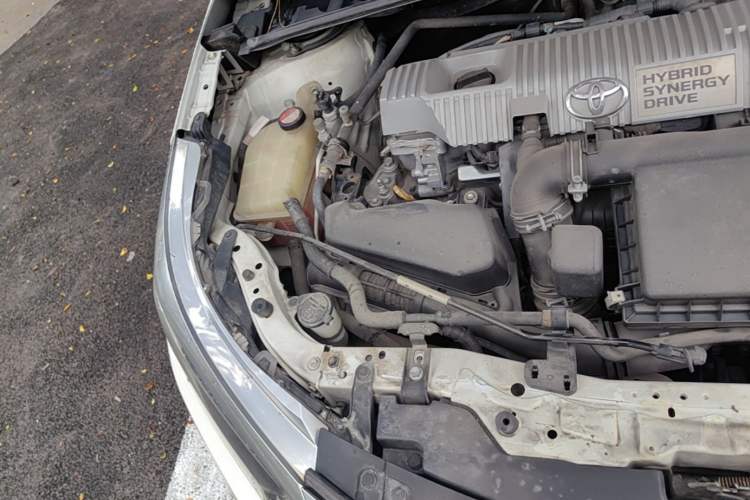 Used Toyota Levin 2018 Dual-Engine 1.8H GS-V E-CVT Prestige Version China VI Standard Engine Bay Right