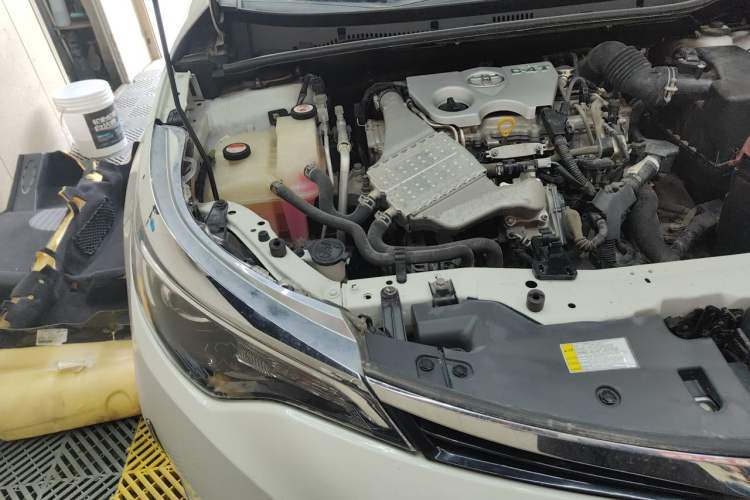 Used Toyota Levin 2018 185T CVT Luxury Edition Engine Bay Right