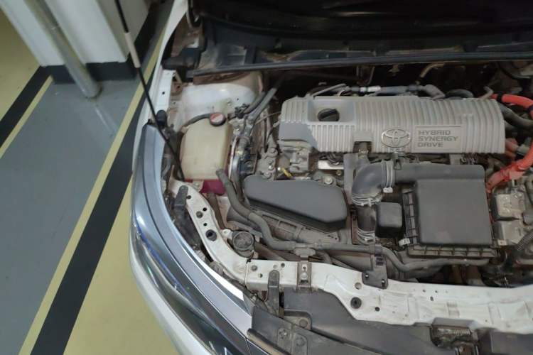 Used Toyota Levin 2018 Dual-Engine 1.8H GS-V E-CVT Prestige Version China V Standard Engine Bay Right