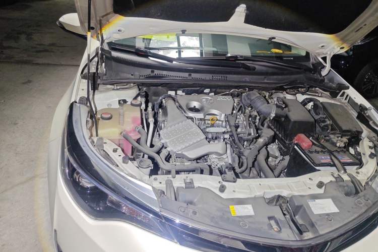 Used Toyota Levin 2018 185T CVT Luxury Edition Engine Bay Right
