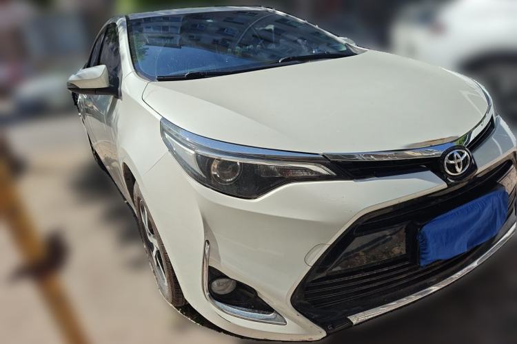 Used Toyota Levin 2018 185T CVT Luxury Edition Front Right 45 Deg