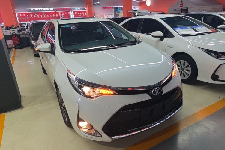 Used Toyota Levin 2018 185T CVT Luxury Edition China V Standard Front Right 45 Deg