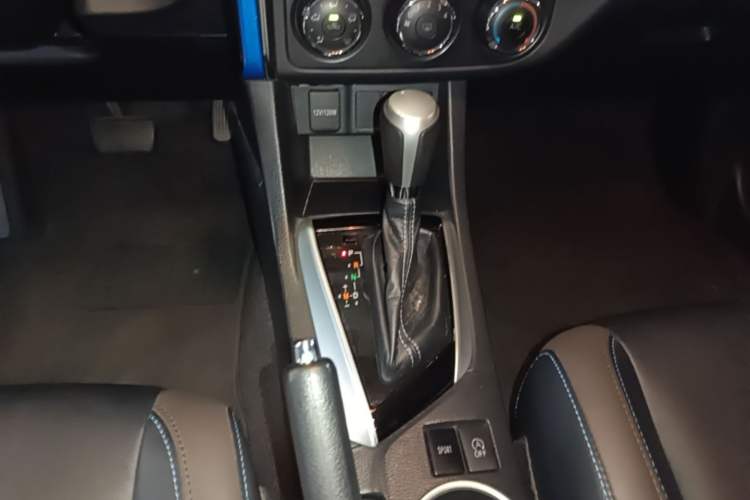 Used Toyota Levin 2018 185T CVT Prestige Version China VI Standard Gear Lever