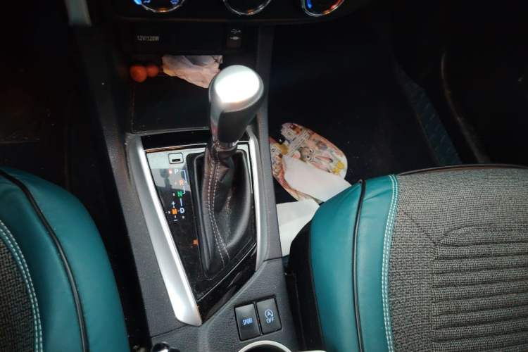 Used Toyota Levin 2018 185T CVT Luxury Edition Gear Lever