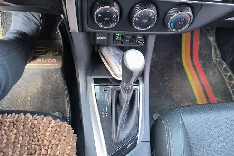 Used Toyota Levin 2018 185T CVT Luxury Edition Gear Lever