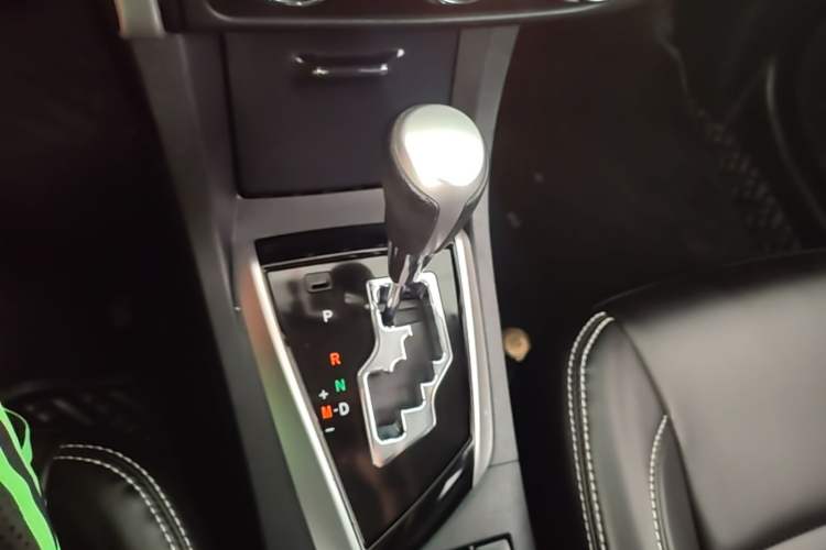 Used Toyota Levin 2018 185T CVT Prestige Version China VI Standard Gear Lever