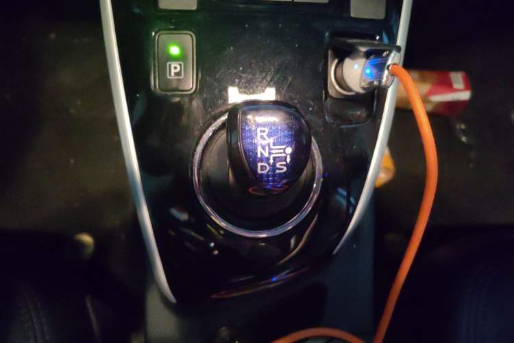 Used Toyota Levin 2018 Dual-Engine 1.8H GS-V E-CVT Prestige Version China V Standard Gear Lever