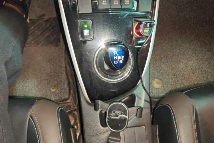 Used Toyota Levin 2018 Dual-Engine 1.8H GS-V E-CVT Prestige Version China V Standard Gear Lever