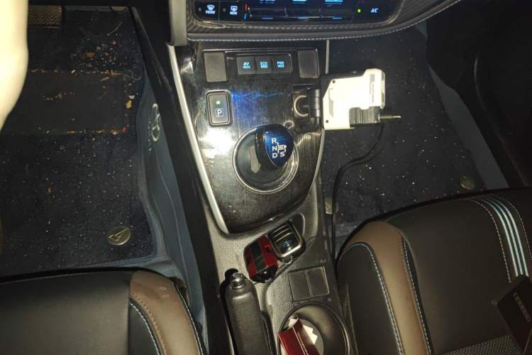 Used Toyota Levin 2018 Dual-Engine 1.8H GS-V E-CVT Prestige Version China V Standard Gear Lever