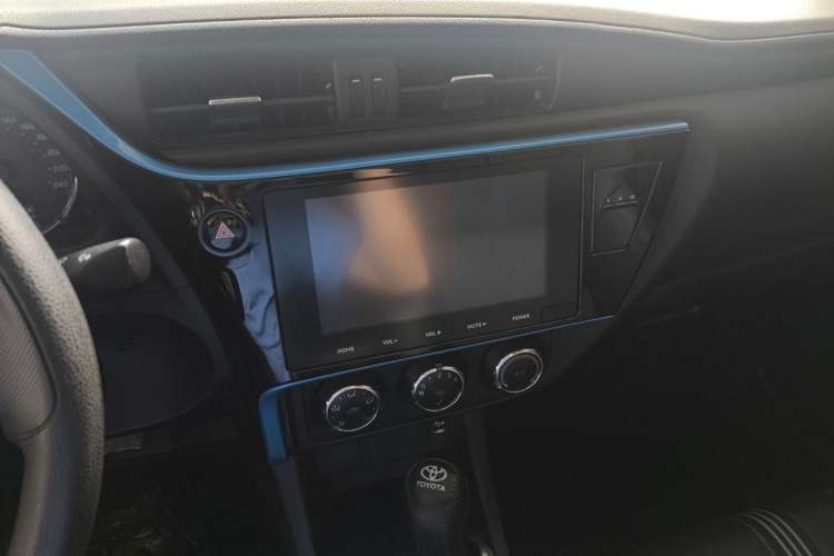 Used Toyota Levin 2018 185T CVT Luxury Edition China V Standard Interior 3