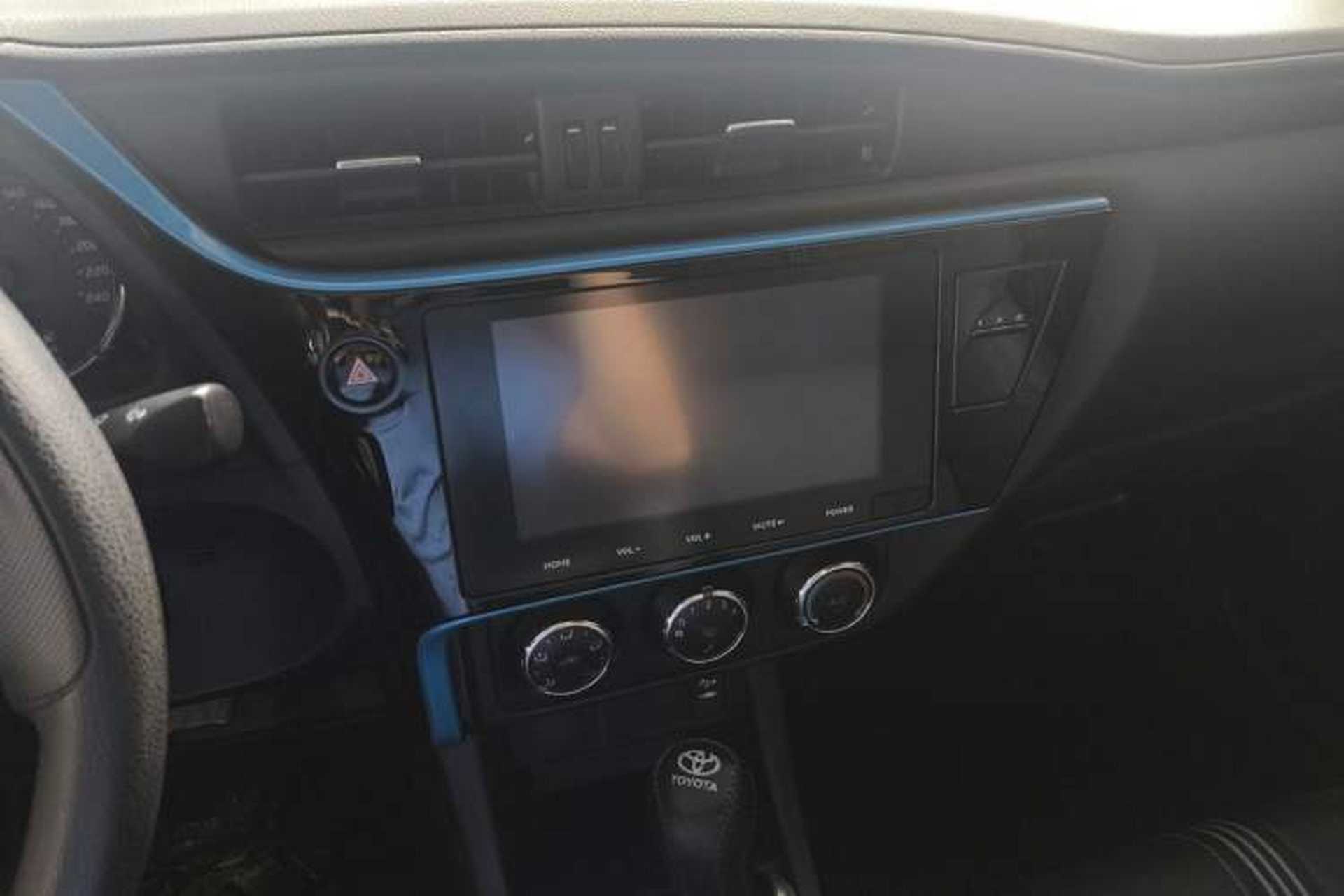 Used Toyota Levin 2018 185T CVT Luxury Edition China V Standard Interior 3