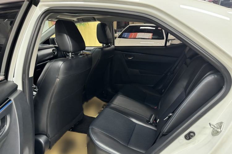 Used Toyota Levin 2018 185T CVT Luxury Edition China V Standard Interior 3