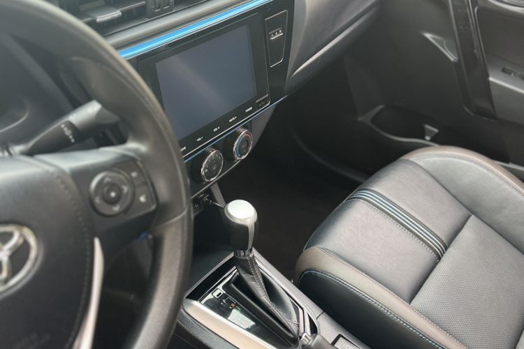 Used Toyota Levin 2018 185T CVT Luxury Edition China V Standard Interior 3