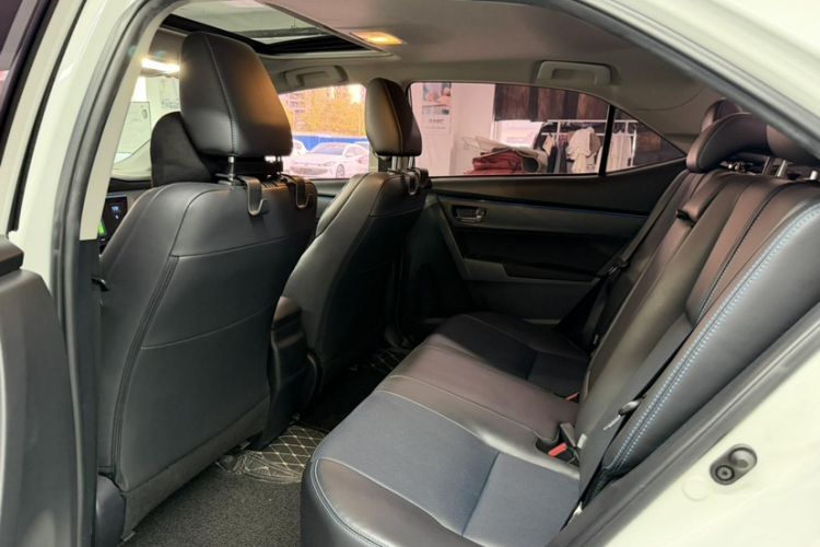 Used Toyota Levin 2018 185T CVT Luxury Edition China V Standard Interior 3