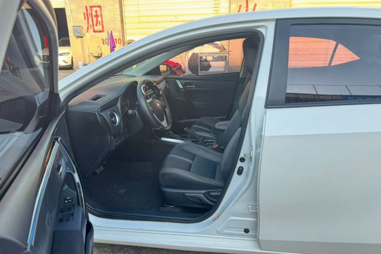 Used Toyota Levin 2018 185T CVT Luxury Edition China V Standard Interior 3