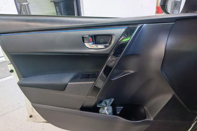 Used Toyota Levin 2018 185T CVT Luxury Edition China V Standard Interior 8