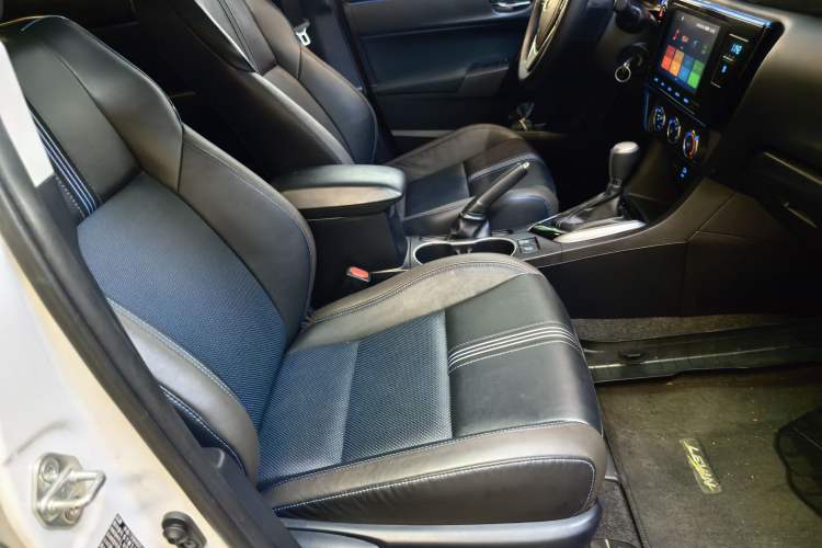 Used Toyota Levin 2018 185T CVT Luxury Edition China V Standard Interior 9