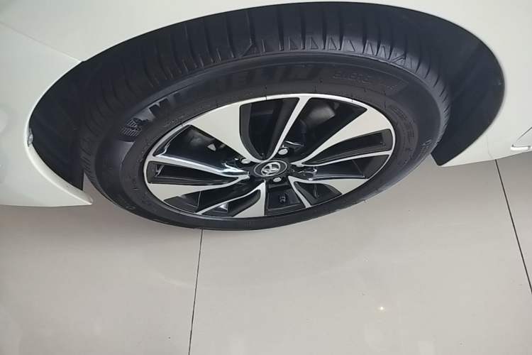 Used Toyota Levin 2018 185T CVT Luxury Edition China V Standard Left Front Wheel Hub