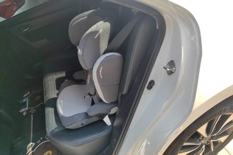Used Toyota Levin 2018 185T CVT Prestige Version China VI Standard Left Rear Seat
