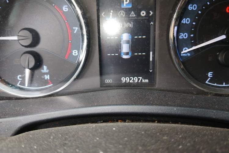 Used Toyota Levin 2018 185T CVT Luxury Edition China V Standard Odometer Close Up