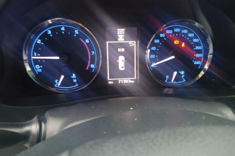 Used Toyota Levin 2018 185T CVT Luxury Edition China V Standard Odometer Close Up