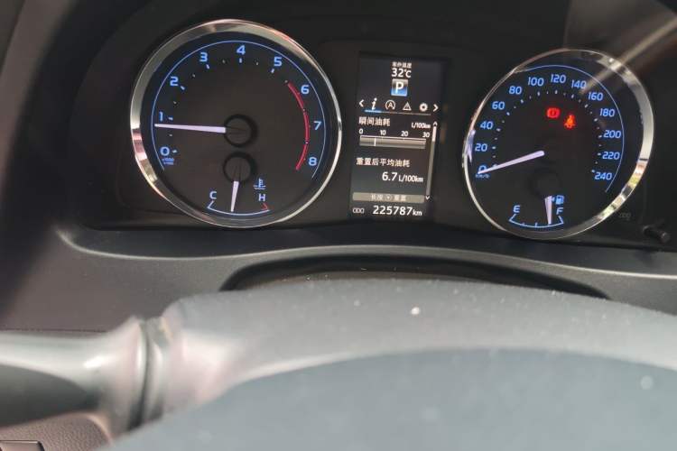 Used Toyota Levin 2018 185T CVT Prestige Version China VI Standard Odometer Close Up