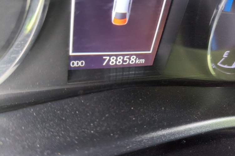 Used Toyota Levin 2018 Dual-Engine 1.8H GS-V E-CVT Prestige Version China VI Standard Odometer Close Up