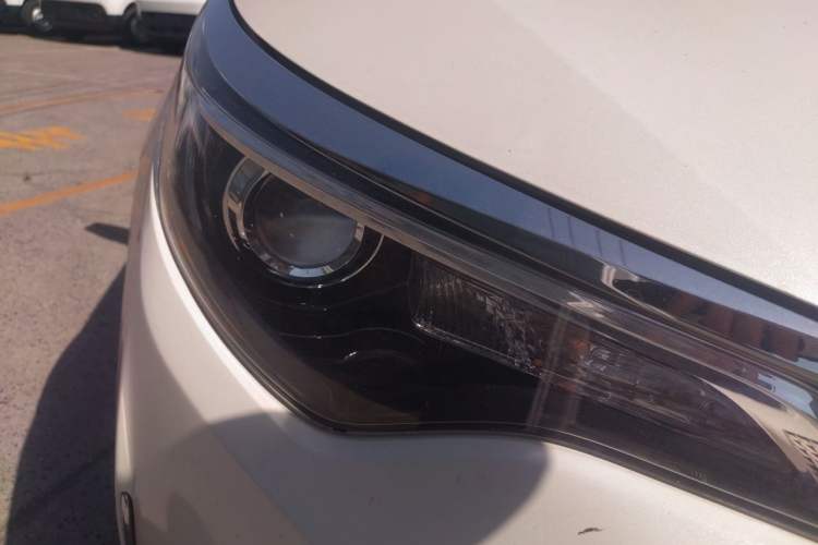 Used Toyota Levin 2018 185T CVT Luxury Edition Right Front Headlight