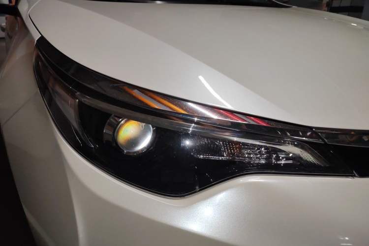 Used Toyota Levin 2018 185T CVT Luxury Edition China V Standard Right Front Headlight