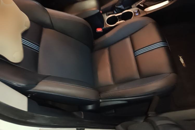 Used Toyota Levin 2018 185T CVT Prestige Version China VI Standard Right Front Seat