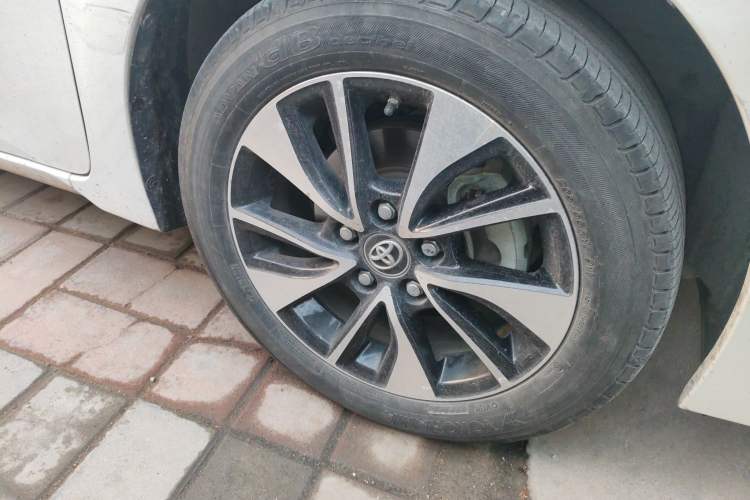 Used Toyota Levin 2018 185T CVT Prestige Version China VI Standard Right Front Wheel Hub