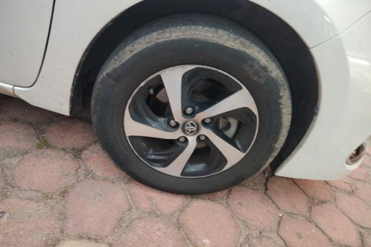 Used Toyota Levin 2018 185T CVT Luxury Edition Right Front Wheel Hub