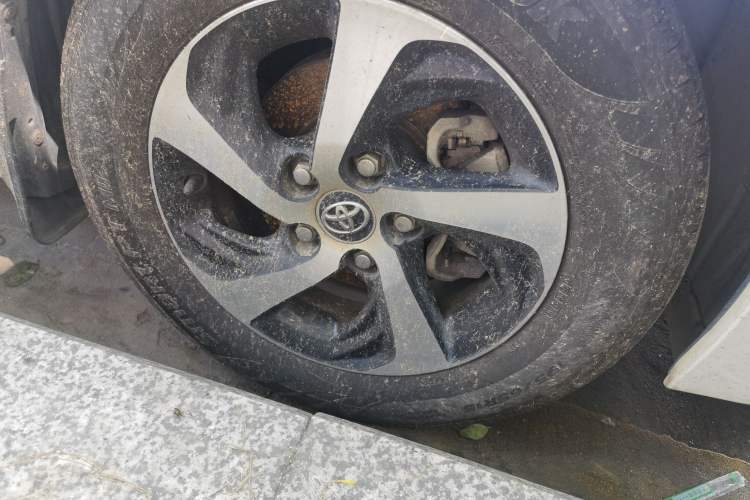 Used Toyota Levin 2018 185T CVT Luxury Edition Right Front Wheel Hub