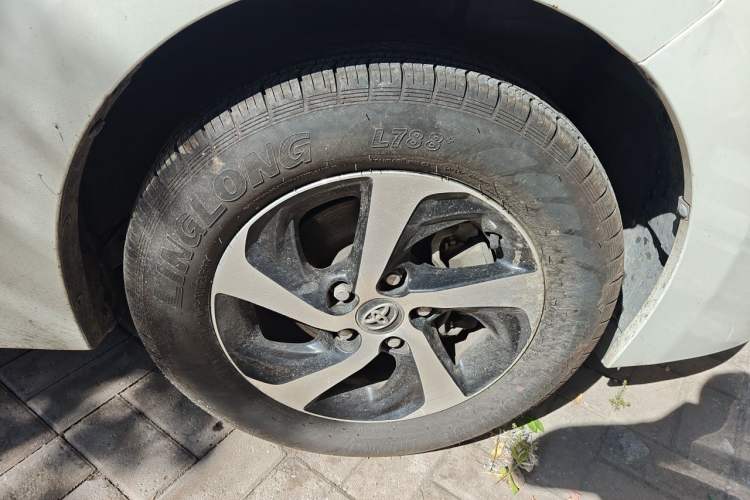Used Toyota Levin 2018 185T CVT Luxury Edition Right Front Wheel Hub