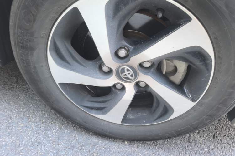 Used Toyota Levin 2018 185T CVT Luxury Edition Right Front Wheel Hub
