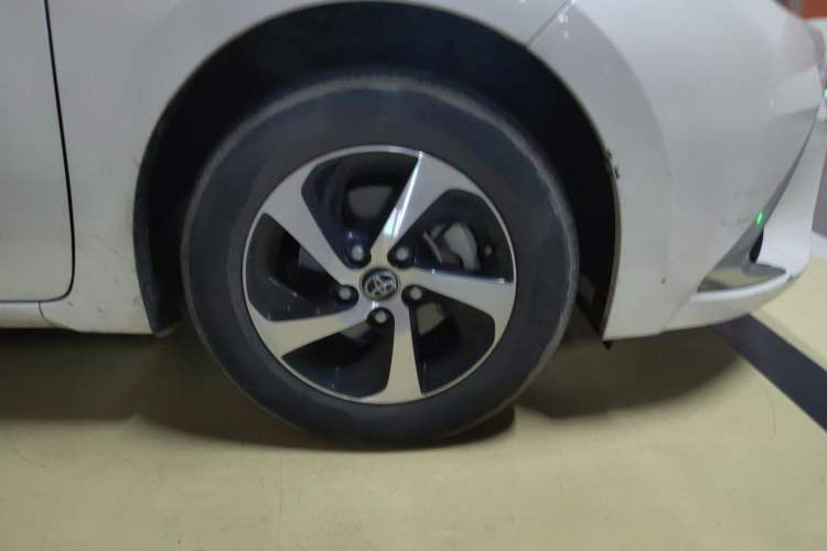 Used Toyota Levin 2018 Dual-Engine 1.8H GS-V E-CVT Prestige Version China V Standard Right Front Wheel Hub